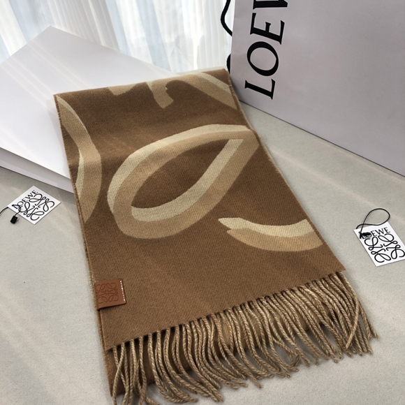 LOEWE wool and cashmere blend scarf - Picture 2 of 6